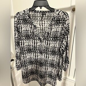 3/4 button sleeve v neck blouse